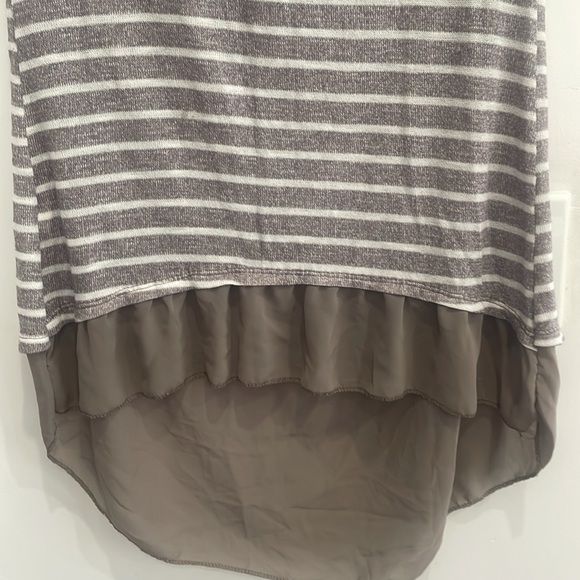 NWOT: : Elegant Short Sleeve Blouse - Picture 9 of 14